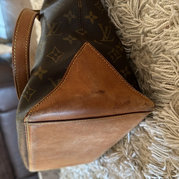 Authentic Louis Vuitton Monogram Cabas Mezzo - Picture 7 of 16
